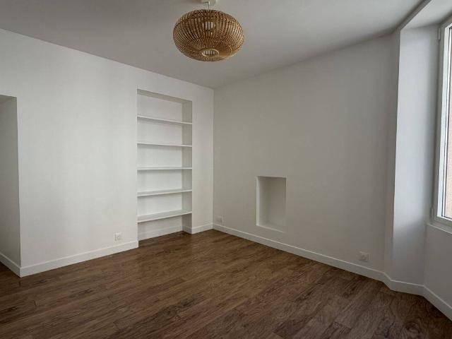 NEAUPHLE LE CHATEAU APPARTEMENT 2 PIECES