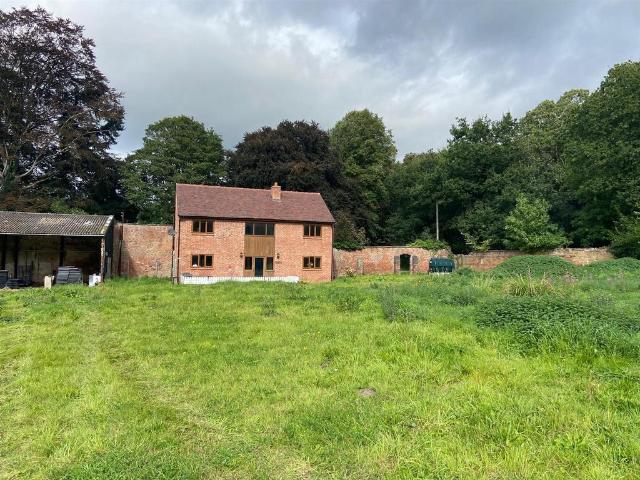 Neachley Lane, Shifnal TF11 3 bed house to rent £3,000 pcm £692 pw