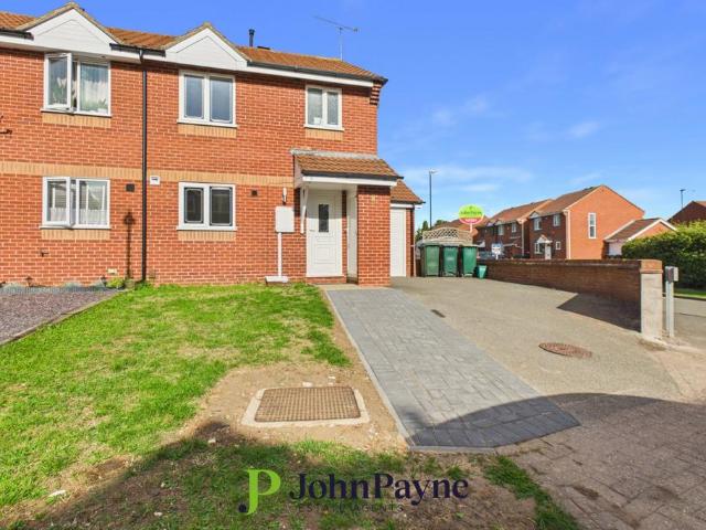 Neal Court, Walsgrave, Coventry, CV2 3 bed semi detached house to rent £1,250 pcm £288 pw