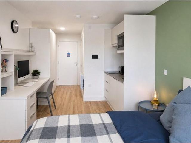 Neal Drive, Cambridge, CB4 Studio to rent £1,105 pcm £255 pw