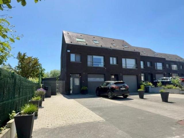 Near NATO Low energy 4 bedroom house with garden