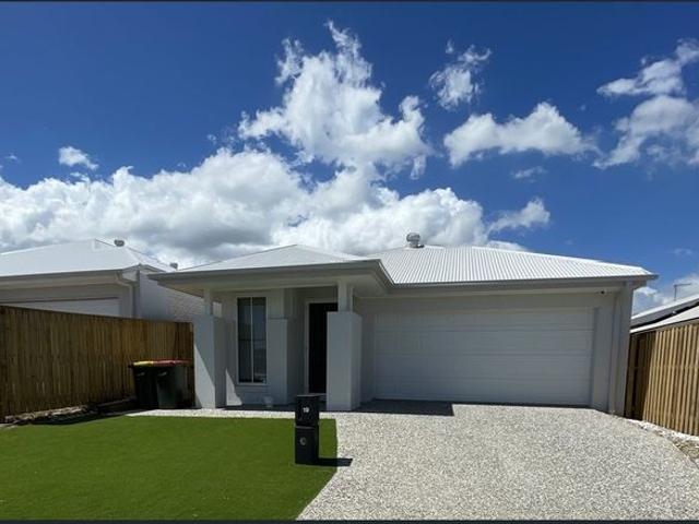 Near New 4 bedroom family home