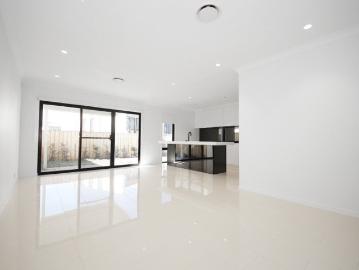 Near New 4 Bedroom Family Home