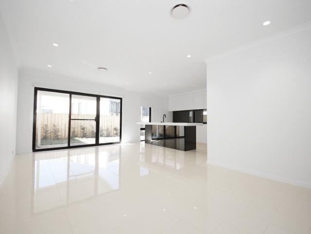 Near New 4 Bedroom Family Home