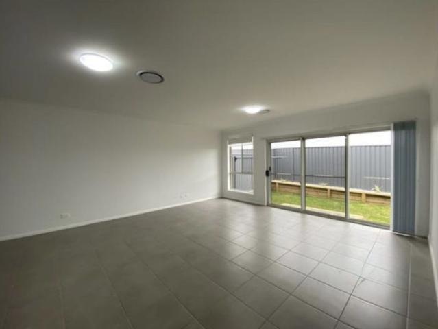Near New 4 Bedroom Home with Modern Amenities