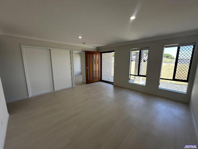 Near New 4 Bedroom Home with Elevated Views Hospital Hill