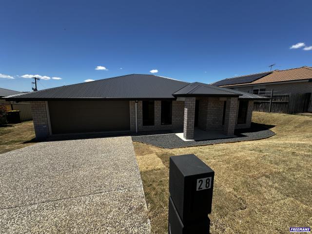 Near New 4 Bedroom Home with Elevated Views – Hospital Hill