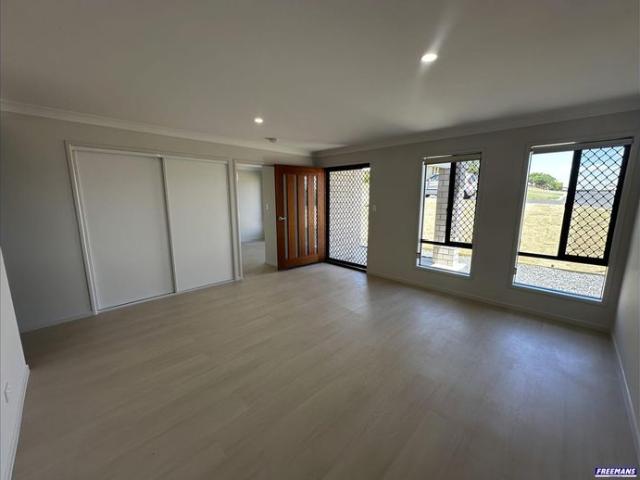 Near New 4 Bedroom Home with Elevated Views Hospital Hill