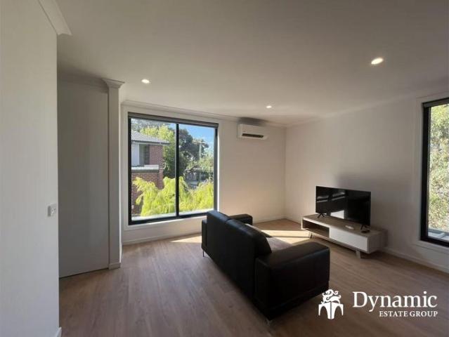 New 4 Bedroom Townhouse – Walk to Blackburn Station
