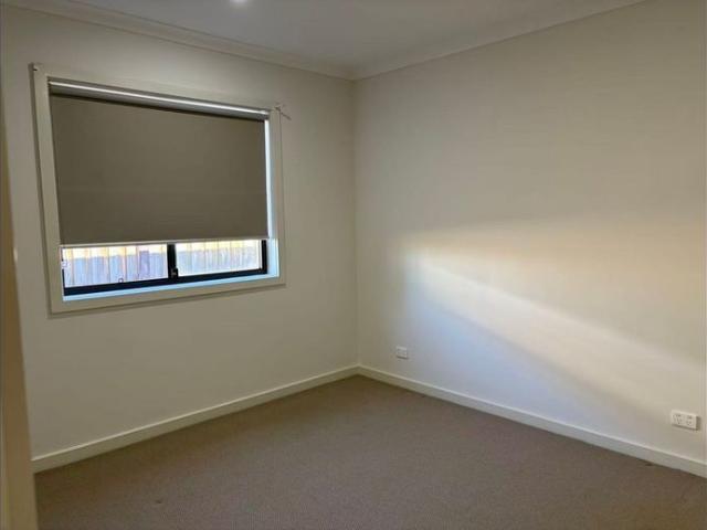 Near new 4 bedrooms house