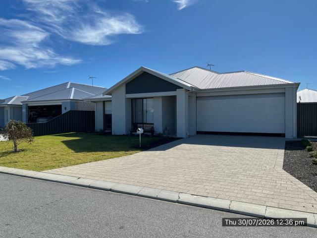 Near New 4x2 Coastal Home Where Space meets the Seabreeze !