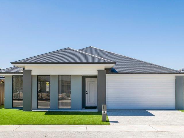 Near New 4x2 Home with Theatre, Air Conditioning & Solar
