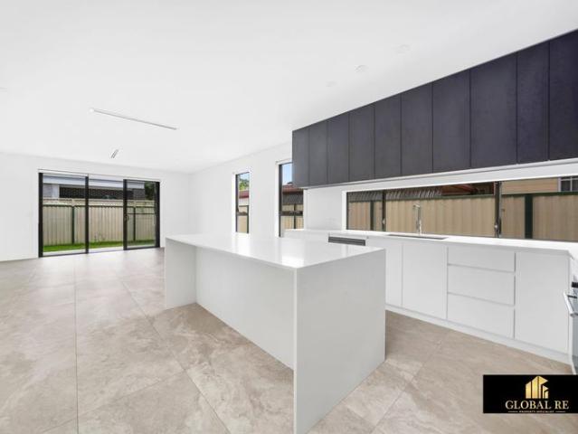 Near New 5 Bedroom House In The Heart Of Canley Heights