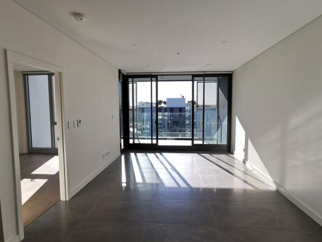 Near New 1 bedroom + Study Apartment for rent