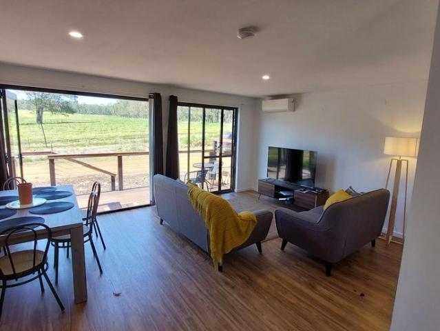 Near New 2 Bed Town House in Rosa Glen