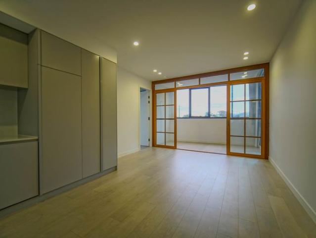 Near New 2 Bedroom Apartment