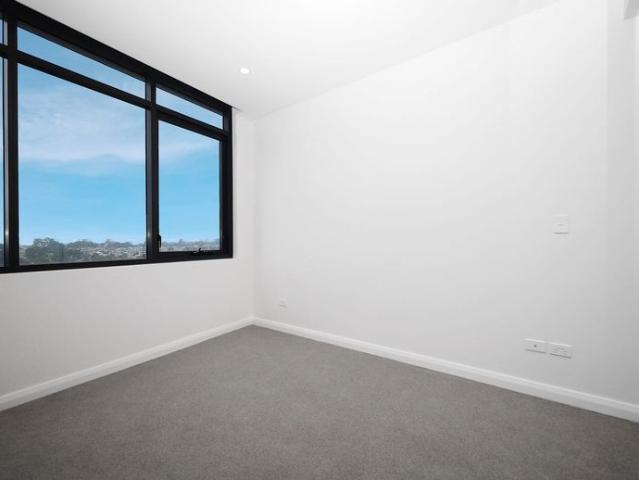Near New 2 Bedroom Apartment