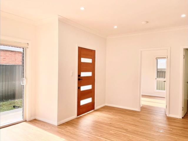 Near new 2 bedroom Granny Flat !