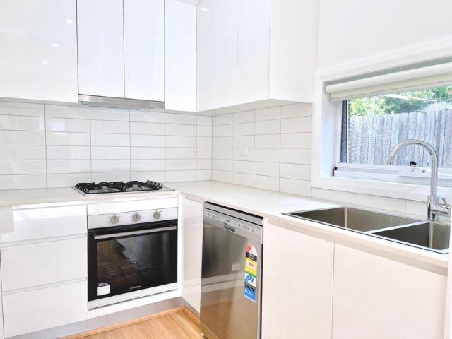 Near new 2 bedroom Granny Flat !