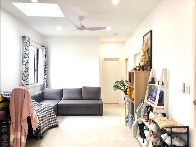 Near New 2 Bedroom Granny Flat Opposite Millers Reserve