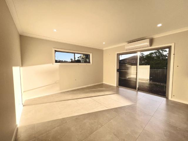 NEAR NEW 2 BEDROOM GRANNY FLAT Water Included