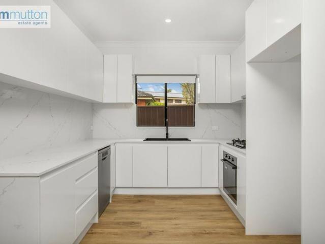 Near New 2 Bedroom Granny Flat with Private Access