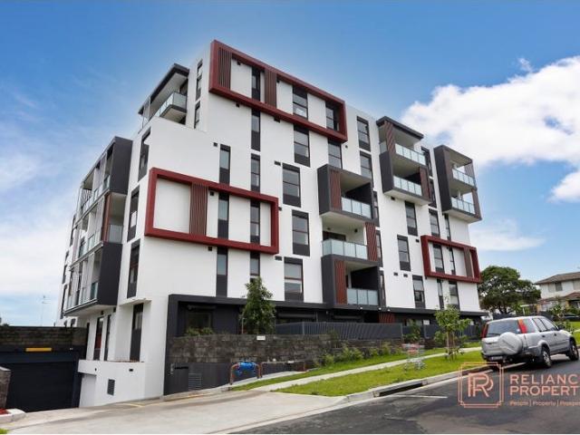 Near New 2 Bedroom + Study Apartment + 2 Carspots| Ready to move in