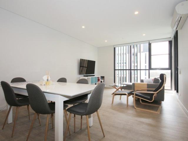 Near New 2 bedroom + Study at Ed.Square