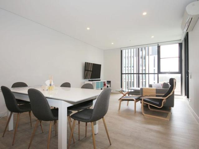 Near New 2 bedroom + Study at Ed.Square