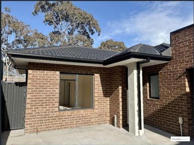 Near new 2 bedroom unit