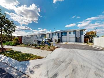 NEAR NEW 3 Bed Townhouse CONVENIENT Location
