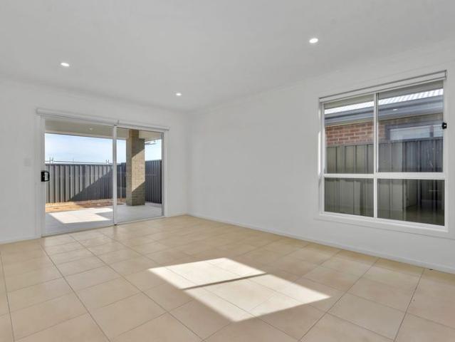 Near New 3 Bedroom Home for Rent in Evanston Gardens!