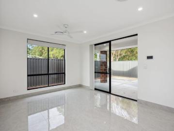 NEAR NEW 3x2 DUAL KEY HOME