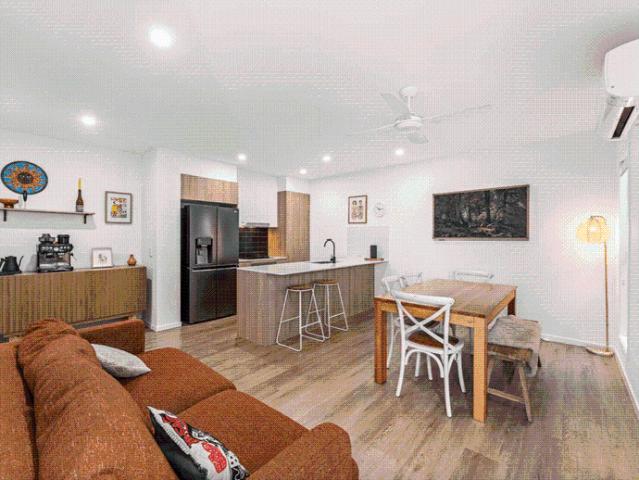 Near new terrace! Easy low maintenance living