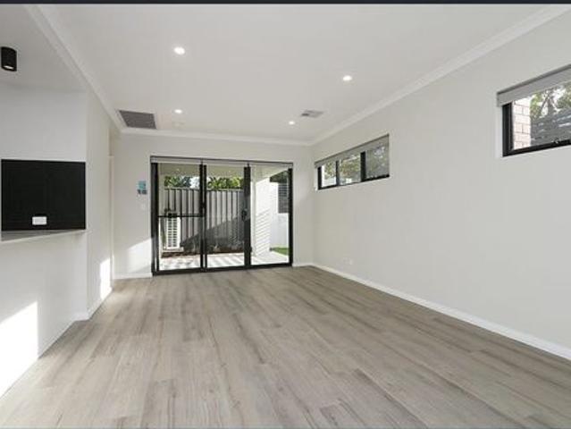 Near New Townhouse in Duncraig