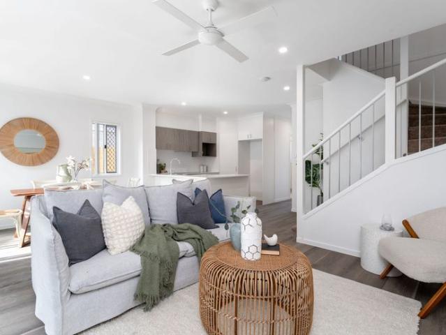 Near New Townhouse in Thornlands