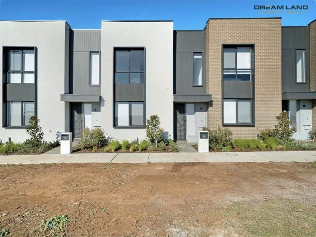 Near New Townhouse in Thriving Woodlea Community