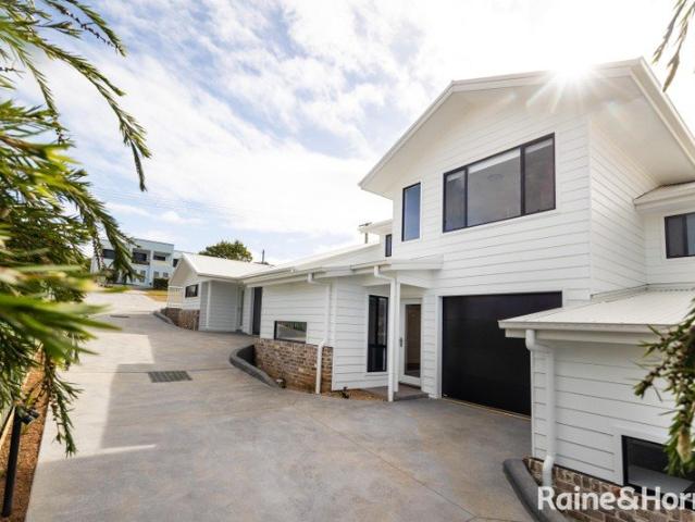 Near New Townhouse Living in the Heart of Town