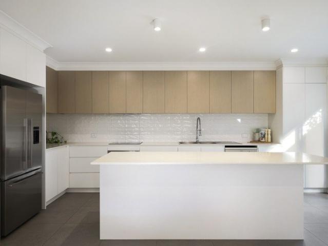Near new townhouse within minutes from the beach