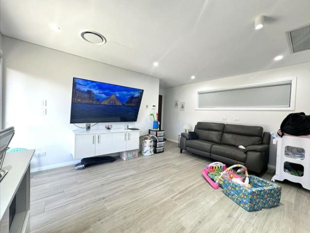 NEAR NEW TWO BEDROOM GRANNY FLAT
