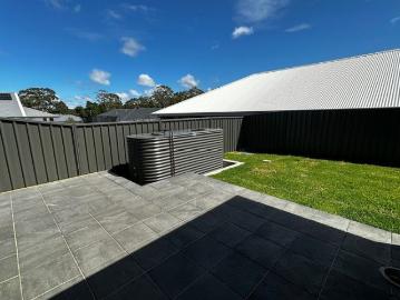 Medowie, Port Stephens - Garden, Parking