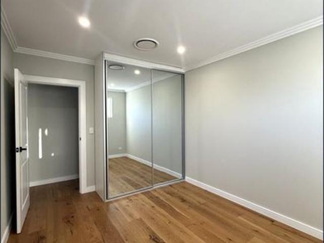 Near New Ultra Modern