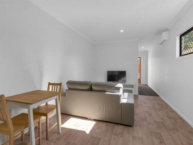 NEAR NEW UNFURNISHED STUDIO