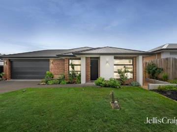 Near new with modern style, outdoor entertaining and huge garage