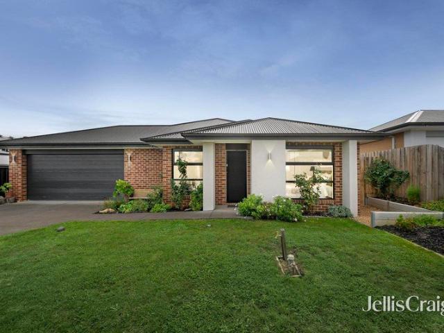 Near new with modern style, outdoor entertaining and huge garage