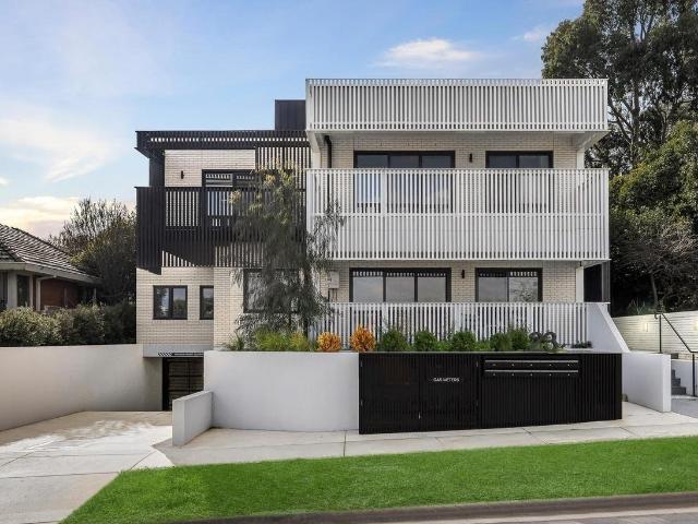 Near New Abode with a Five Star Focus and Amazing City Views!