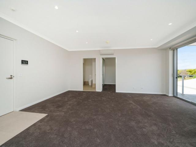 Near New Apartment Close to Carousel Shopping Centre