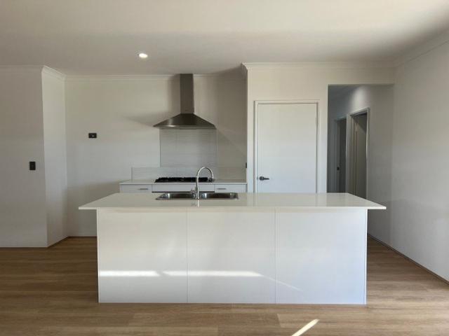 NEAR NEW BUILD