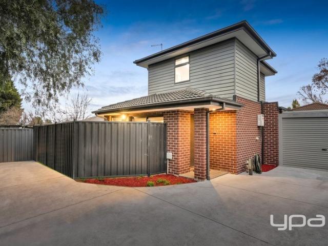Near New Comfort in a Convenient Meadow Heights Location