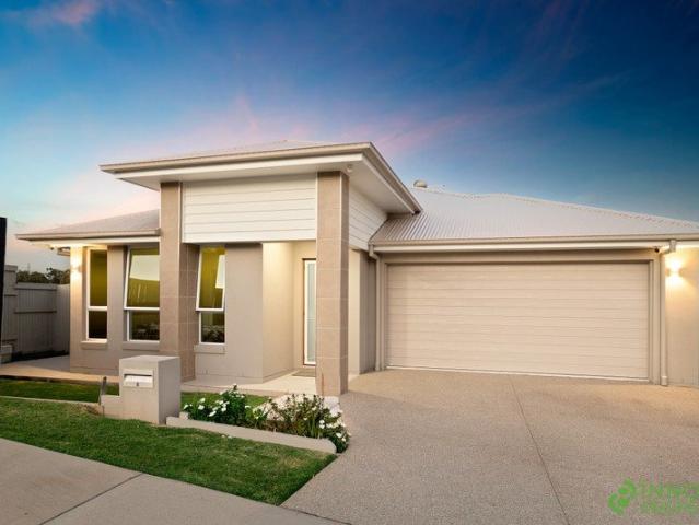 Near New Contemporary Build On An Elevated Corner Block in Warner's Prestigious New 'Sanctuary' Estate